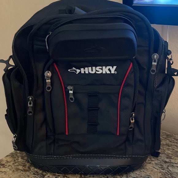 Husky backpack- 1/4 inch drive torque wrench, 12 V chargeable cordless ratchet - Picture 7 of 15